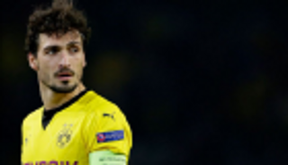 دورتموند يسعى لتعويض رحيل هوملز بضم مدافع برشلونة