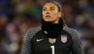 البرازيليون يستفزون حارسة مرمى أمريكا بسبب زيكا