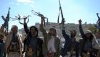 إنفوجراف.. كيف سيطر الحوثيون على مؤسسات اليمن؟