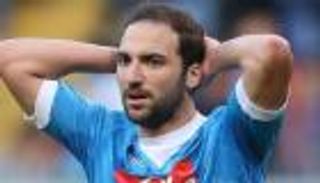 هيجواين يتسبب في أزمة بين نابولي وصحيفة إيطالية