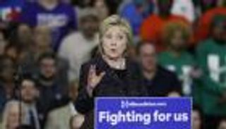  وول ستريت عقبة جديدة تواجه هيلاري كلينتون.. فهل تتجاوزها؟