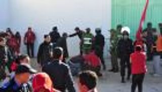 توقيف 75 مشجعًا في أحداث شغب عقب مباراة بالدوري المغربي