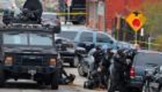 	طعن 4 أشخاص بمجمع للمتاجر ومنزل في ماساتشوستس