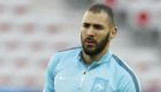 بنزيمة يُدلي بشهادته في قضية غسيل أموال