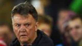 فان جال: خسارة الديربي تنهي موسم يونايتد رسميًا