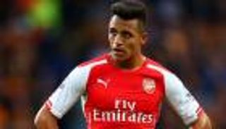 بالفيديو: سانشيز يعترض على زميله بالجلوس في المدرجات