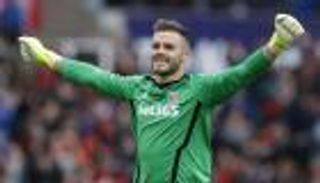 ستوك سيتي يمدد عقد حارس إنجلترا المستقبلي