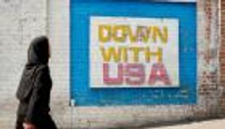 بالفيديو.. مسلمة تقاضي شرطة شيكاغو بعد تجريدها من الحجاب