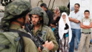 الاحتلال يهدم منازل 3 شهداء ويعتقل 8 فلسطينيين في الضفة