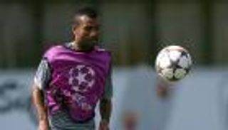 أستون فيلا ينقذ "كول" من تجاهل مدرب روما