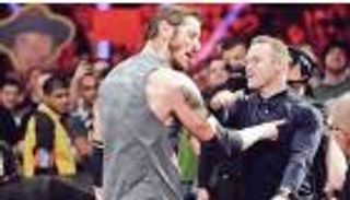 فيديو : روني يتلقى عرضًا للانضمام لمصارعة WWE