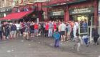 بالفيديو.. واقعة جديدة مثيرة للجدل من جماهير إنجلترا 