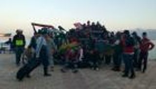 بالصور: جماهير بجاية الجزائري تحتفي بجماهير الإفريقي التونسي‎