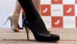 حملة يابانية لتشجيع السيدات على ارتداء 