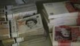 الإسترليني يرتفع 1% أمام الدولار بعد بيانات أمريكية ضعيفة