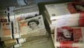 الإسترليني يهوي لأدنى مستوى في 3 سنوات أمام اليورو