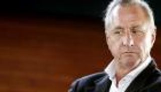 نجوم كرة القدم ينعون الأسطوة كرويف 