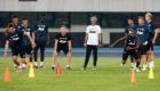 مورينيو يأمل في تجنب الإصابات بسبب سوء أرضية الملعب بالصين