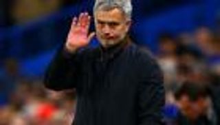 فالنسيا يخطط لخطف مورينيو من يونايتد