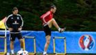 بيل يستعين بطبيب من الريال أثناء مشاركته في اليورو