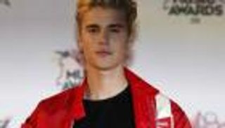 جاستن بيبر يفتقد صديقه أحد ضحايا هجمات باريس