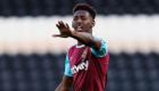 بالفيديو.. جوارديولا يطلب ضم ناشئ مقابل 15 مليون إسترليني