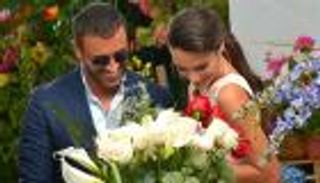 بالفيديو.."عيد العشاق" صفحة جديدة للقيصر فى "كتاب الحب"