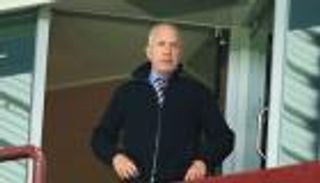 هوليس رئيسًا لنادي أستون فيلا