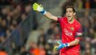 رحيل برافو يغري برشلونة بشراء مهاجم 