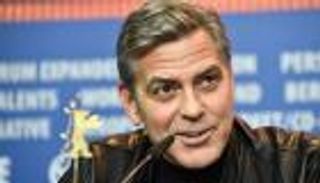 لماذا منح جورج كلوني امرأة إفريقية مليون دولار؟