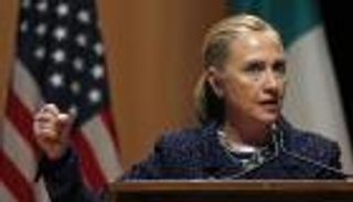 بالصور.. تعرف على الساعد الأيمن لكلينتون في السباق للبيت الأبيض