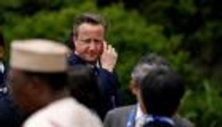 كاميرون: يسعدني زيارة ترامب لبريطانيا