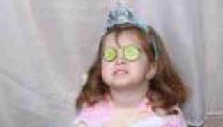 بالصور.. "ماكياج" الجميلات تحت الـ 5 سنوات يثير جدلا