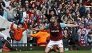 شاهد.. ثلاثية كارول تقلب الطاولة على أرسنال