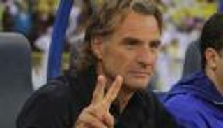 مدرب قطر يطالب لاعبيه بفوز ثامن رغم بلوغ التصفيات النهائية