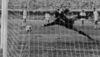 البطولة الثالثة.. القرعة والإعادة يهديان إيطاليا لقبها الوحيد