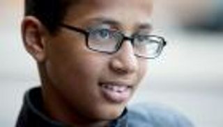 "العدل" الأمريكية تحقق في قضية الطفل السوداني "مخترع الساعة"