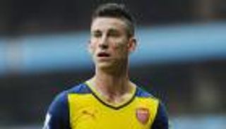 ريال مدريد مهتم بالتعاقد مع مدافع أرسنال 