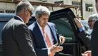 كيري في زيارة مفاجئة للعراق لبحث الحرب على 