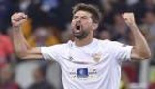 شالكه يضم كوكي مدافع أشبيلية