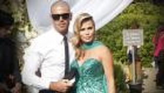 زوجة فالديز تفتح النار على مانشستر يونايتد