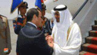 محمد بن زايد يصل القاهرة.. والسيسي يستقبله في المطار