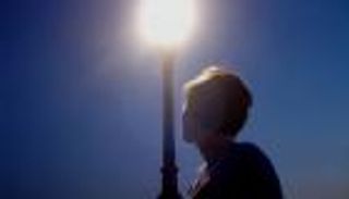 تحذير ياباني: التعرض للضوء ليلا يزيد الوزن