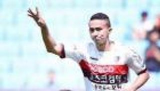 الهلال السعودي يتعاقد مع البرازيلي ألفيس