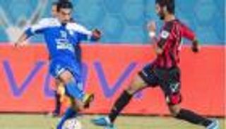 فيديو- حكم يتعرض لاعتداء قوي في مباراة بالكويت