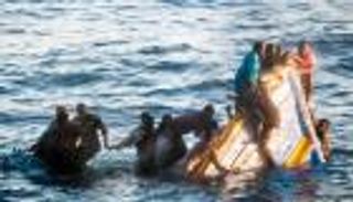 خفر السواحل الليبي ينقذ 115 مهاجرًا من الغرق في البحر المتوسط
