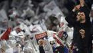 غزال يقود ليون للفوز 5-1 على جانجون بالدوري الفرنسي