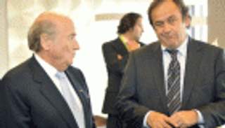 تفتيش مقر الاتحاد الفرنسي بسبب بلاتر وبلاتيني