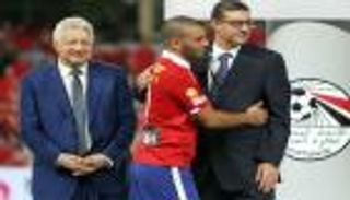 استفتاء حول إعارة رئيس الزمالك إلى الأهلي