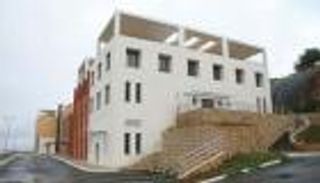 مستشفى خليفة بن زايد بلبنان.. نور يكبله ظلام 